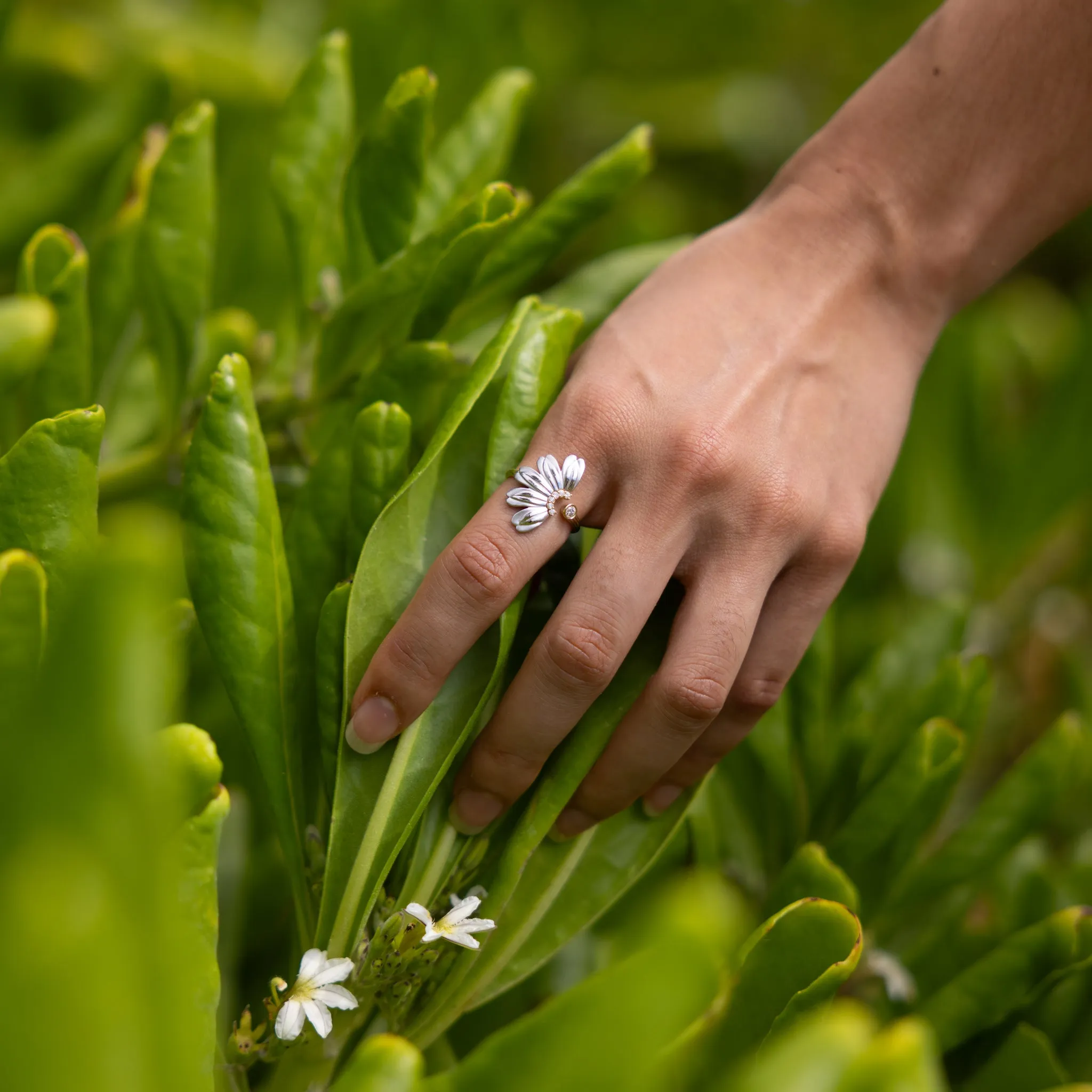 Beach Naupaka Ring in Two Tone Gold with Diamonds