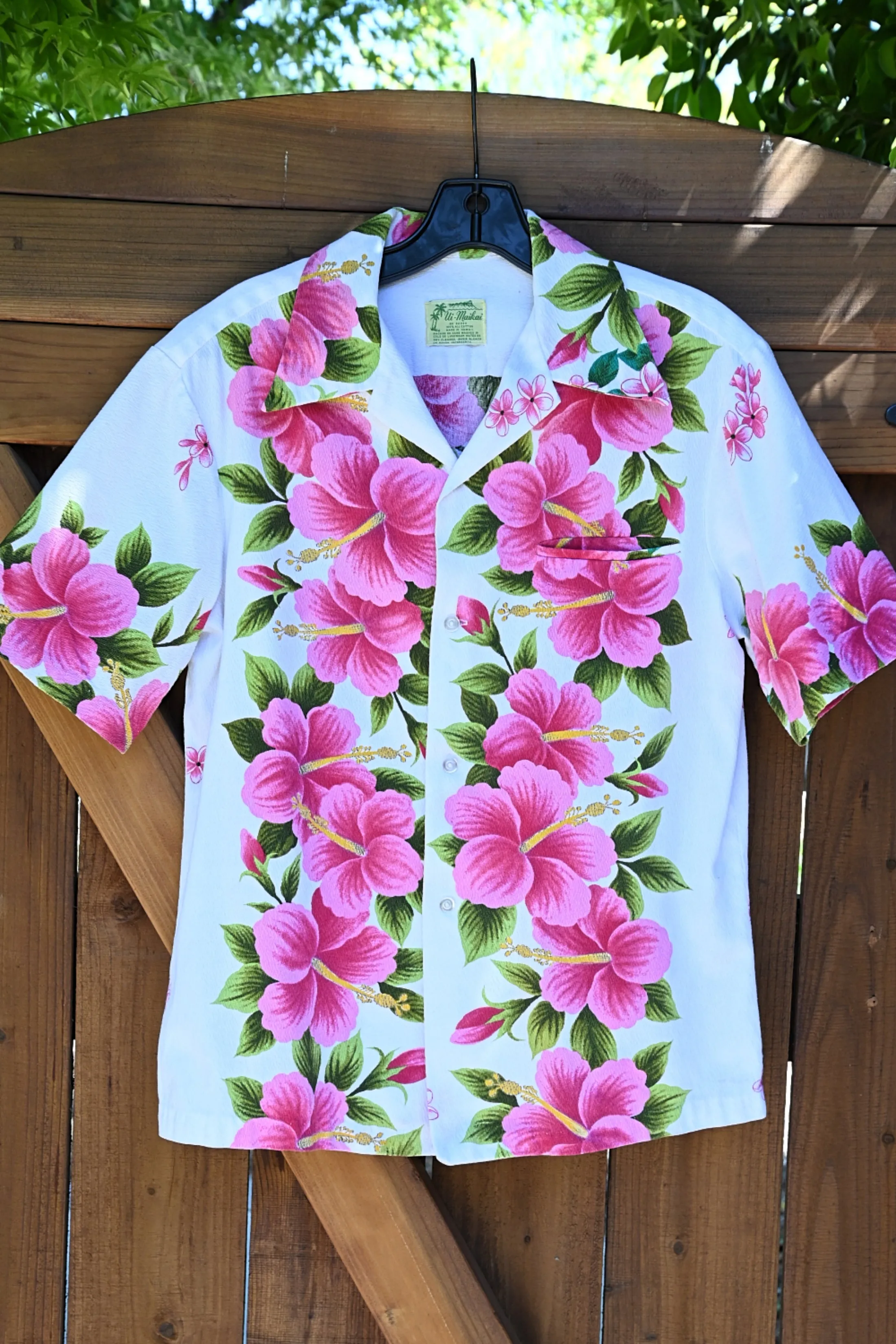 SOLD Vintage Ui-Maikai Hawaiian Shirt, White   Pink Hibiscus Flowers S